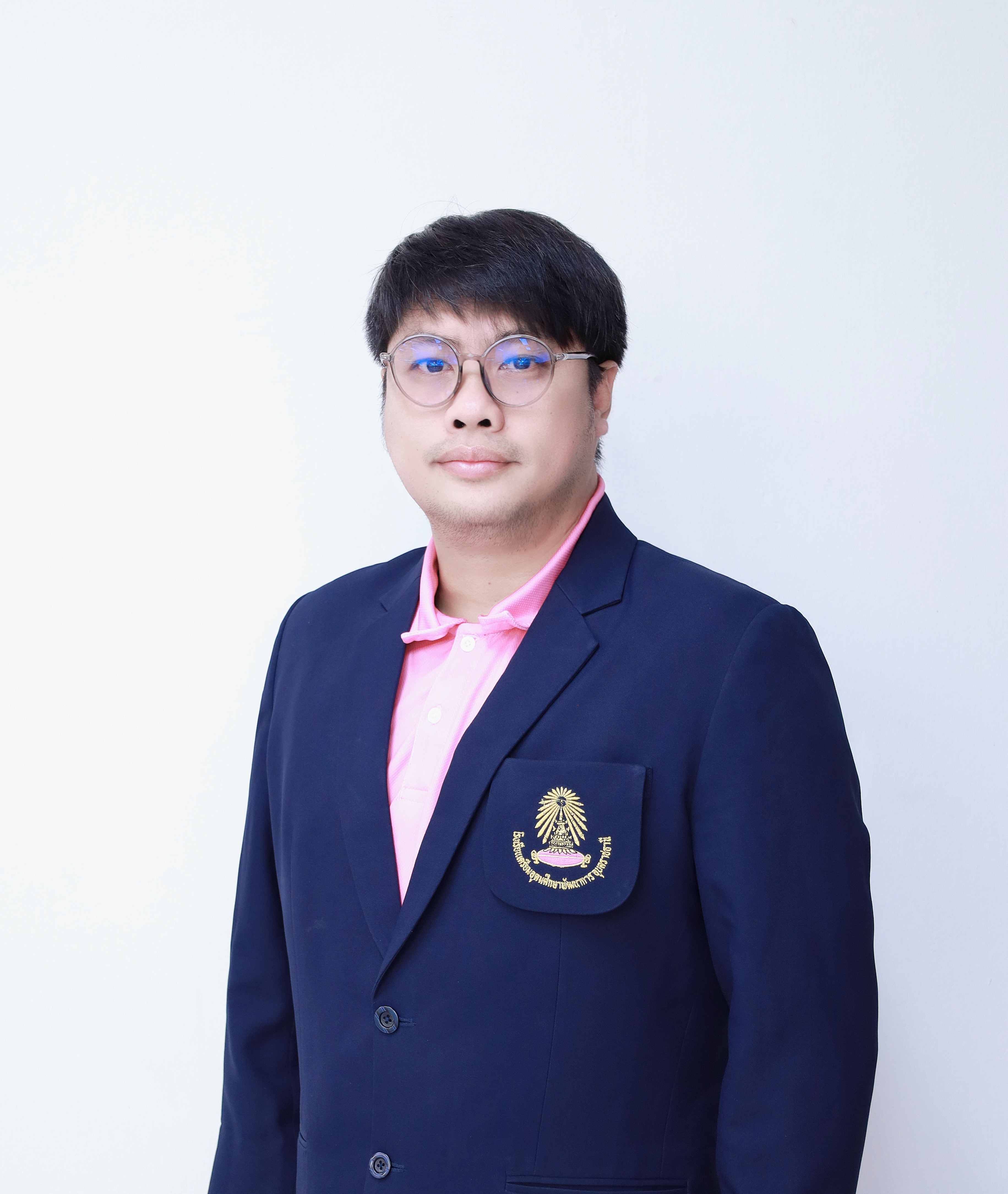 นายภูมิใจ  อินทร์โสม