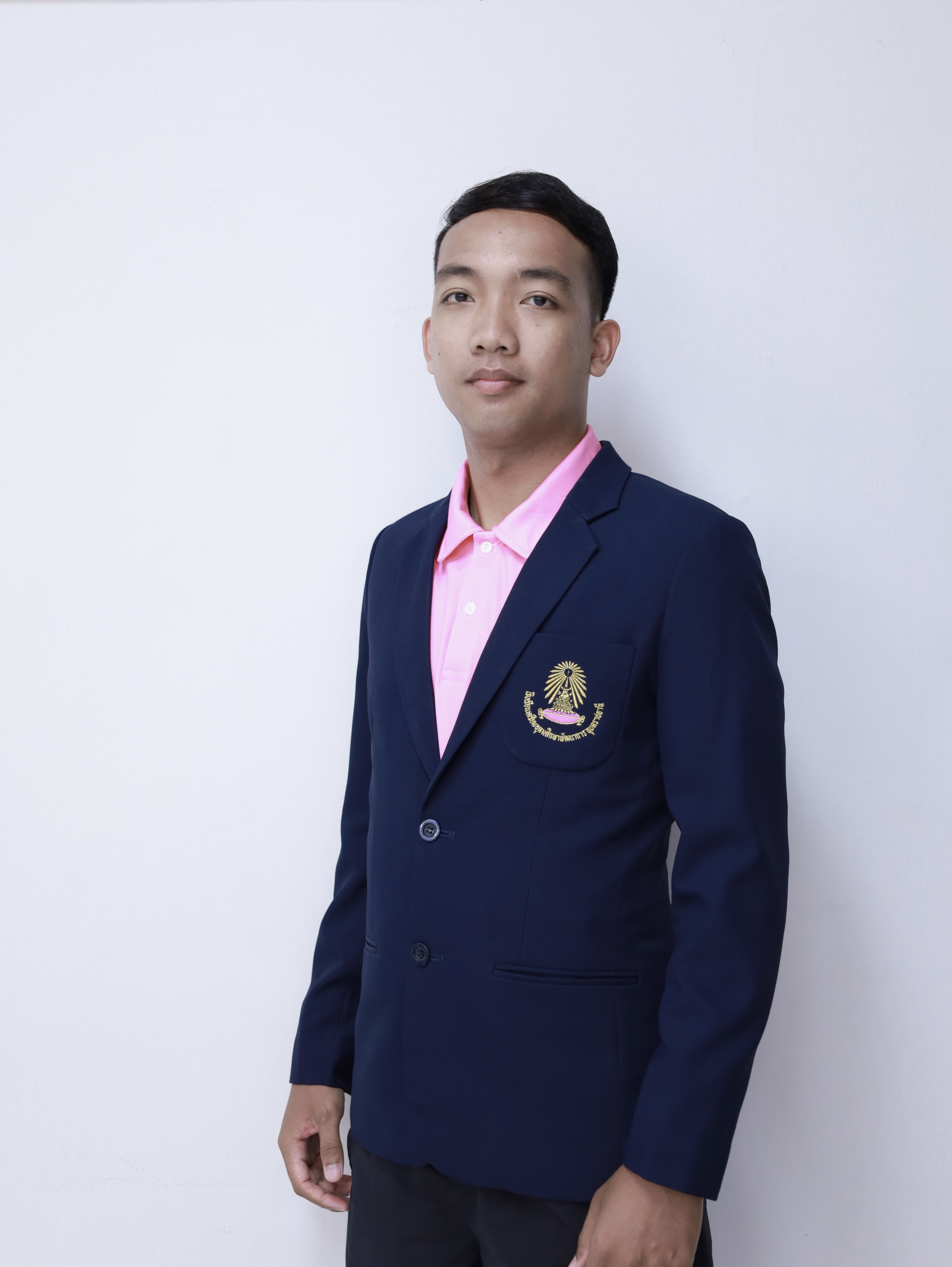นายนพนันท์ ลันดา