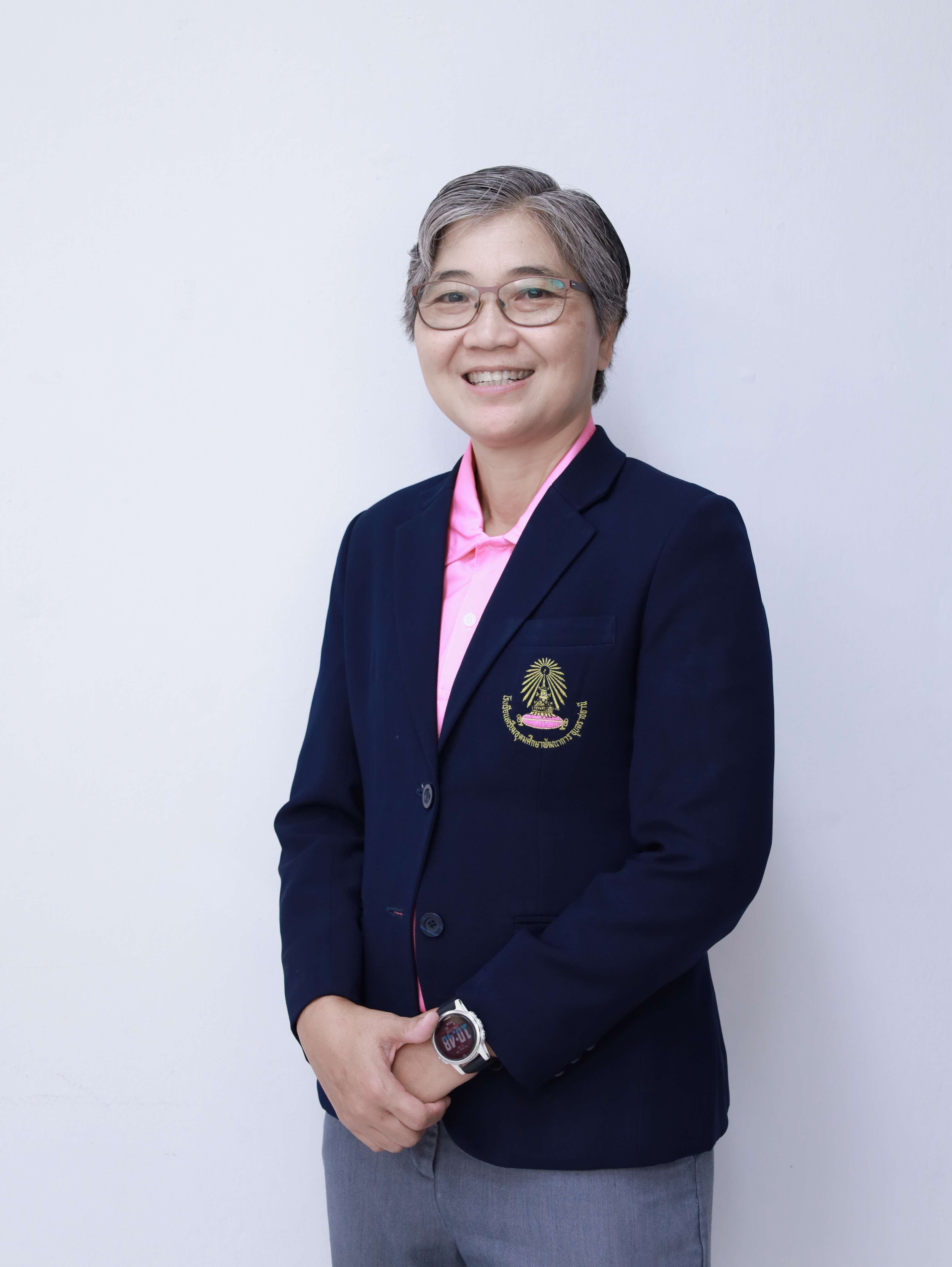 นางสาวประกายทอง ชุมผลพิบูลวงศ์